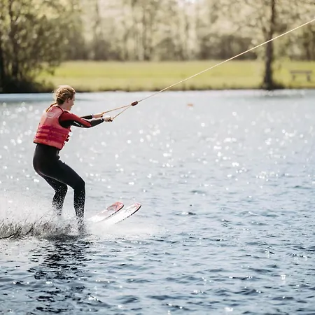 Seeparx Wellenkoenig 度假居 Susel